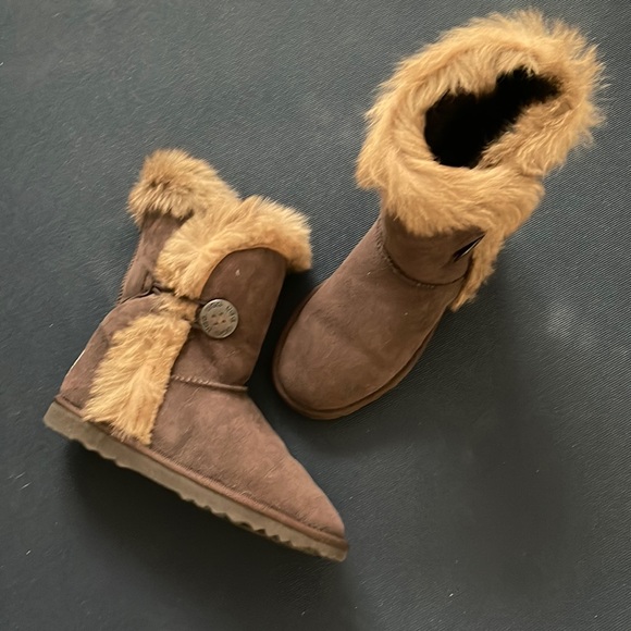 UGG with real fur on inside lining and real sheepskin - Picture 1 of 7